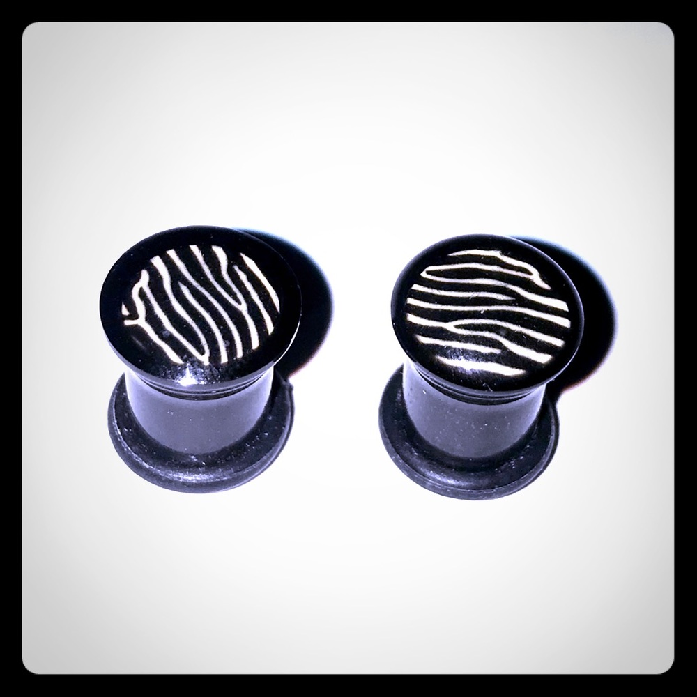 0g Zebra Stripe Plugs